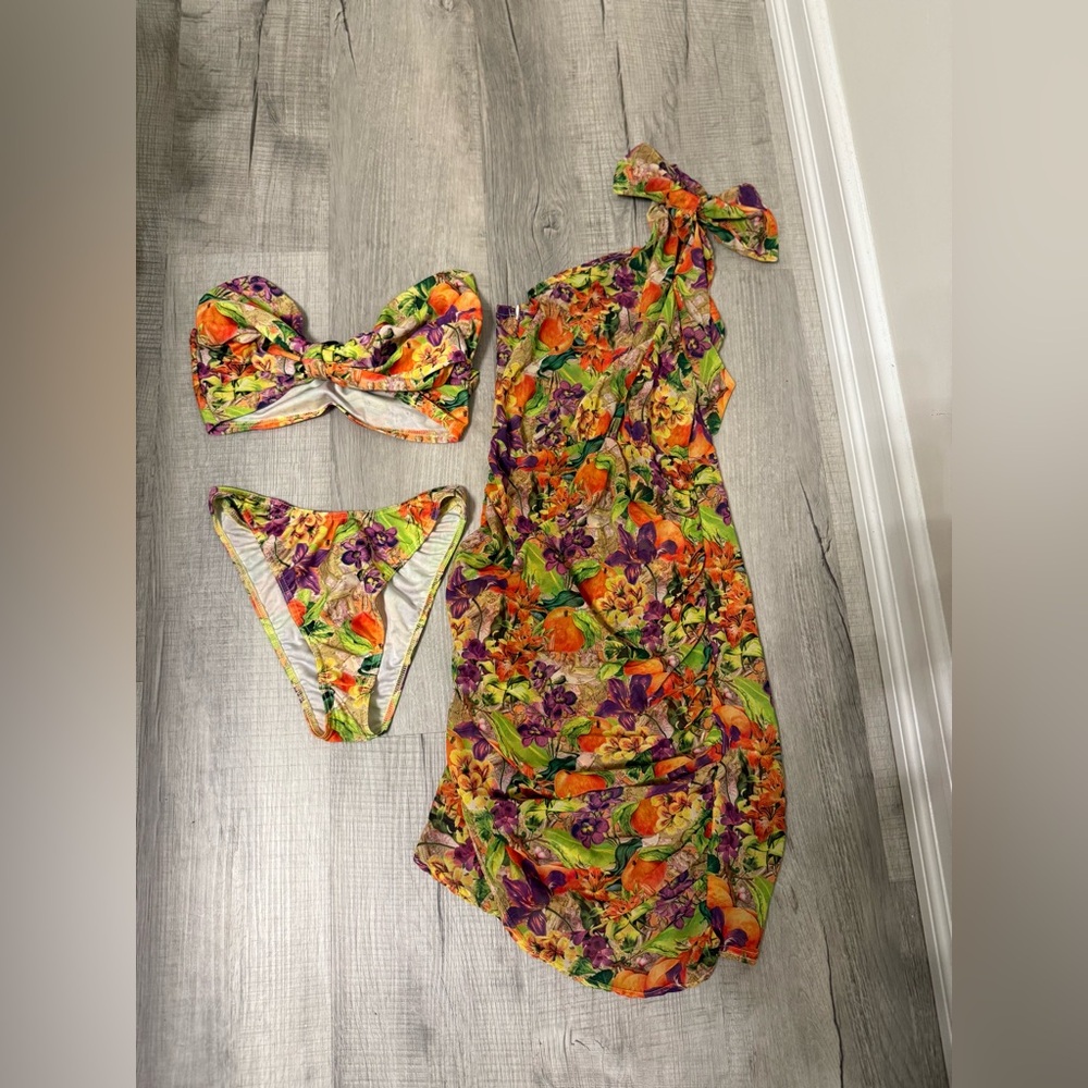 PrettyLittleThing Multicolor Floral Bikini Set